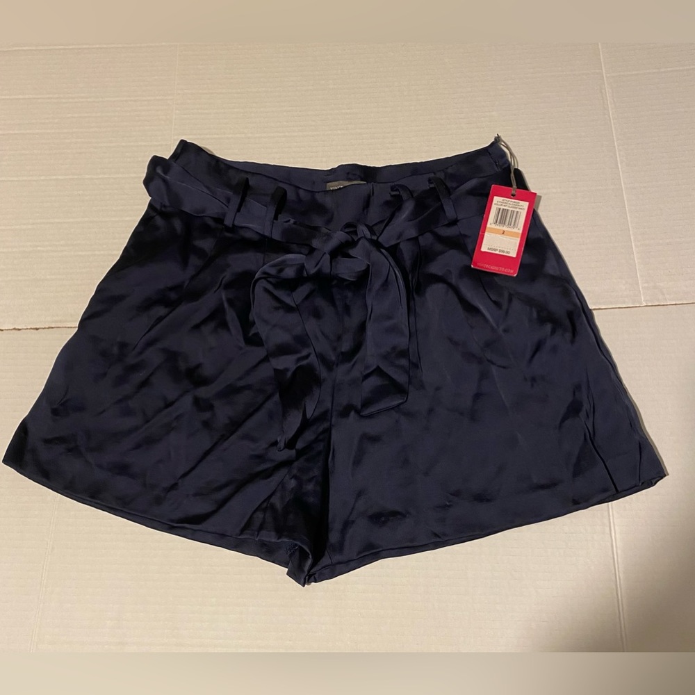 Vince Camuto size 2 Ethereal Dawn women’s Classic Navy blue pleated shorts NEW